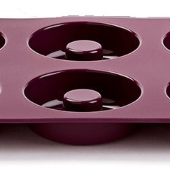 New Tupperware Silicone Baking Mold Ring Form Doughnut Donut - Picture 2 of 3